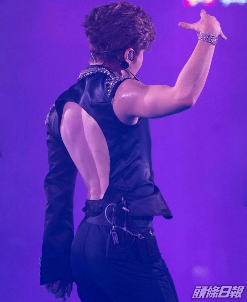 結實線條又靚的教主背肌，百看不厭。